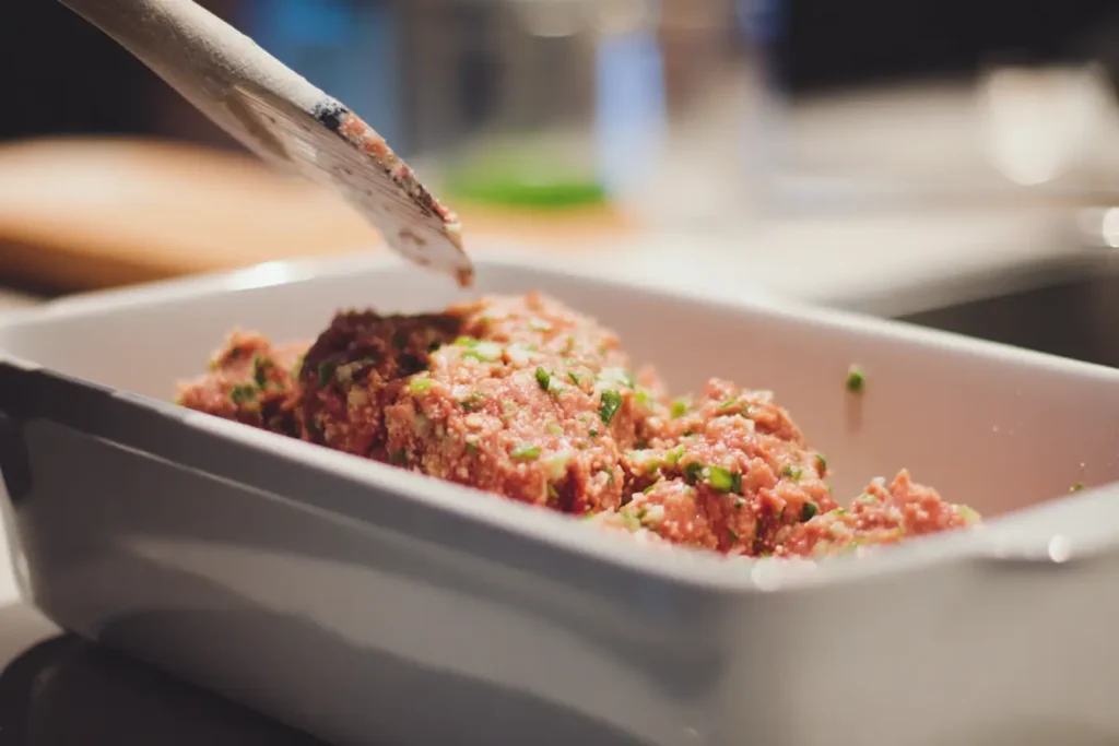 leberkäse brät vor dem backen mit wasser bepinseln